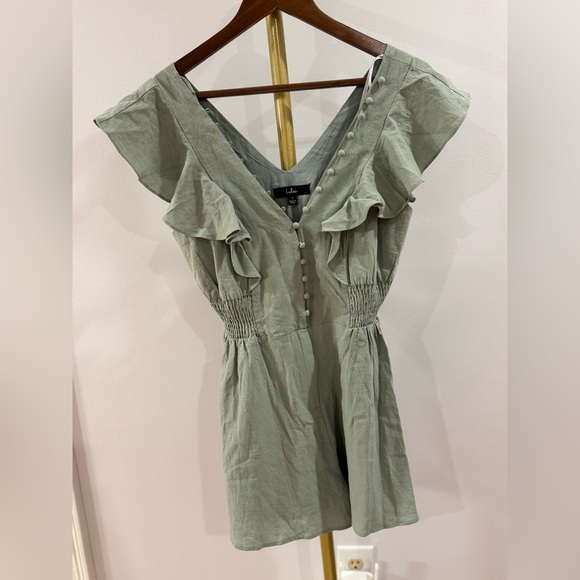 LULUβs β’ Sage Button-Detail Romper - Picture 7 of 10